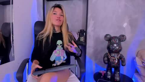Snapshot of chelseadalea chatting on 02/13/25, 06:59 Chelsea online show from 02/13/25, 06:59