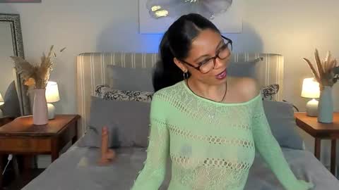 Chelseaquinn online show from 11/17/25, 07:47