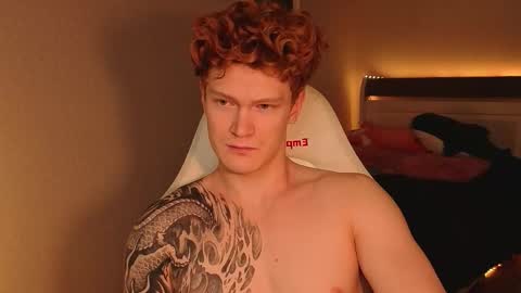 LUCASRYANPVT IS OPEN online show from 11/19/25, 04:12