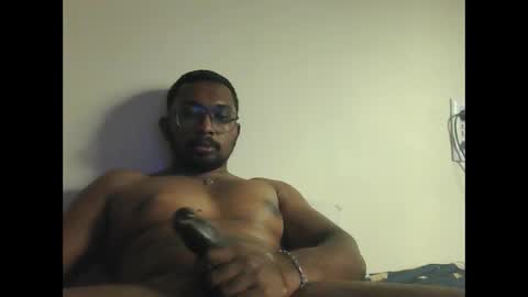 Snapshot of chennaibull1011 chatting on 02/17/26, 10:12 chennaibull1011 online show from 02/17/26, 10:12