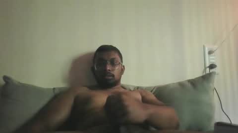 Snapshot of chennaibull1011 chatting on 04/01/26, 11:33 chennaibull1011 online show from 04/01/26, 11:33