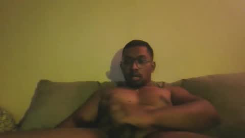 Snapshot of chennaibull1011 chatting on 05/05/26, 06:27 chennaibull1011 online show from 05/05/26, 06:27