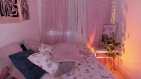 cherries_and_wine_ online show from 12/13/25, 08:47