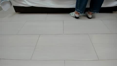 Snapshot of cherry__sweet_ chatting on 11/23/25, 11:21 Emma online show from 11/23/25, 11:21