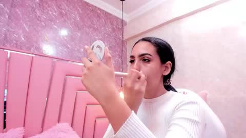 Snapshot of cherry__sweet_ chatting on 11/30/25, 11:36 Emma online show from 11/30/25, 11:36