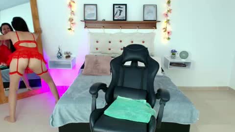 Snapshot of cherry_juicyxxx chatting on 10/15/25, 09:04 irene online show from 10/15/25, 09:04