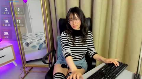 Snapshot of cherry_kissx chatting on 02/20/26, 04:09 Chloe online show from 02/20/26, 04:09