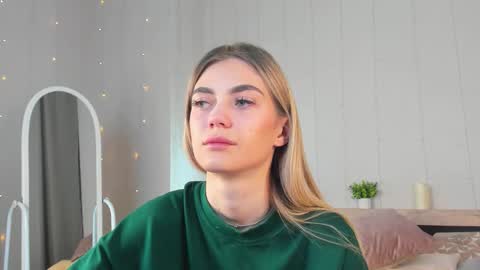 cherry_pr1ce online show from 10/19/25, 11:38