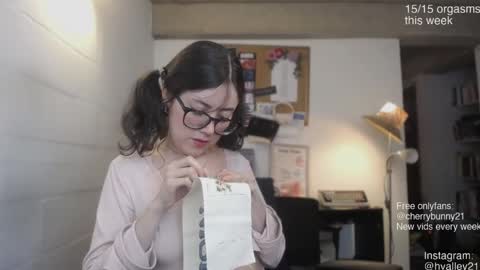 Snapshot of cherrybunny21 chatting on 03/08/26, 04:27 Sarah Prez online show from 03/08/26, 04:27