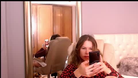 Snapshot of cherrycoloured chatting on 12/04/25, 02:32 Anna online show from 12/04/25, 02:32