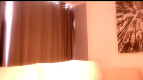 Snapshot of cherrycoloured chatting on 01/16/26, 05:39 Anna online show from 01/16/26, 05:39