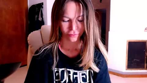 Snapshot of cherrycoloured chatting on 02/21/26, 11:55 Anna online show from 02/21/26, 11:55