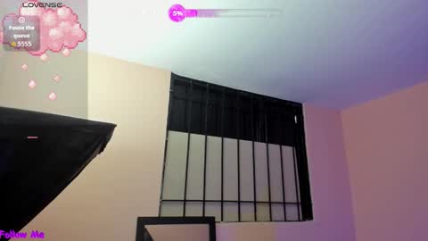 Snapshot of cherrycurvy_01 chatting on 12/02/25, 07:09 Sofia online show from 12/02/25, 07:09