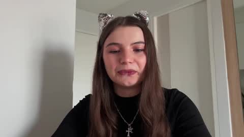 Lina online show from 12/31/24, 10:26