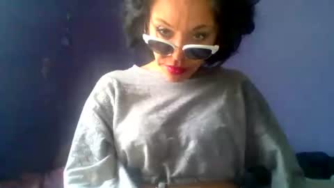 Snapshot of cherryhillss chatting on 10/30/25, 03:02 cherryhillss online show from 10/30/25, 03:02