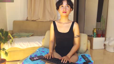 Snapshot of cherryl_b chatting on 12/15/24, 04:40 Cereza online show from 12/15/24, 04:40