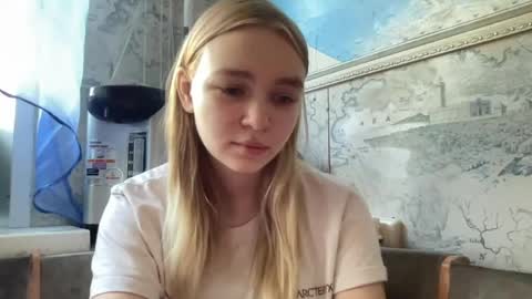 Snapshot of cherryleija chatting on 06/04/26, 04:29 Lei online show from 06/04/26, 04:29