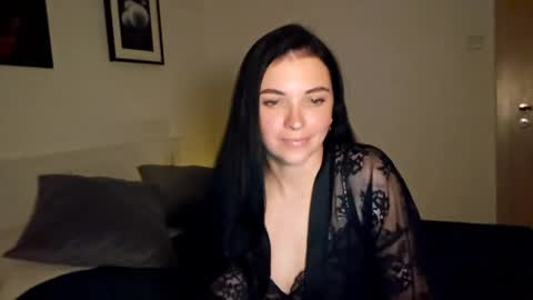 Snapshot of cherryluxe_ chatting on 05/19/26, 07:42 Kira online show from 05/19/26, 07:42