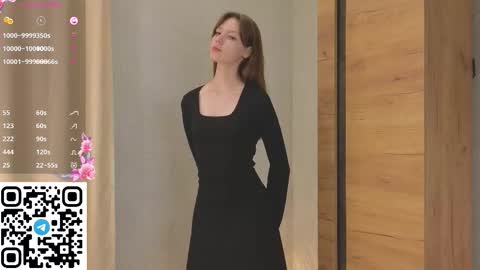 Snapshot of cherrymira chatting on 11/10/25, 05:23 Loise online show from 11/10/25, 05:23