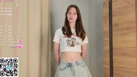 Snapshot of cherrymira chatting on 11/13/25, 05:12 Loise online show from 11/13/25, 05:12