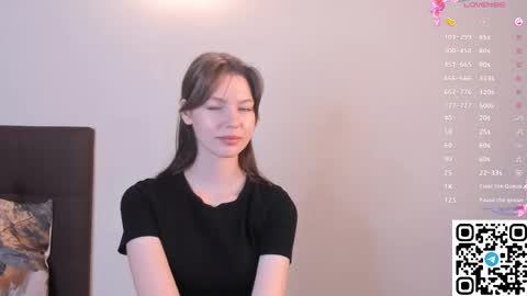 Snapshot of cherrymira chatting on 11/19/25, 05:24 Loise online show from 11/19/25, 05:24