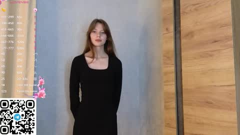 Snapshot of cherrymira chatting on 11/21/25, 05:11 Loise online show from 11/21/25, 05:11