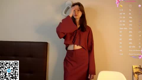 Snapshot of cherrymira chatting on 12/05/25, 05:09 Loise online show from 12/05/25, 05:09