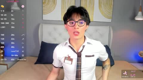Snapshot of cherryy_boy chatting on 04/06/26, 07:04 Matias online show from 04/06/26, 07:04