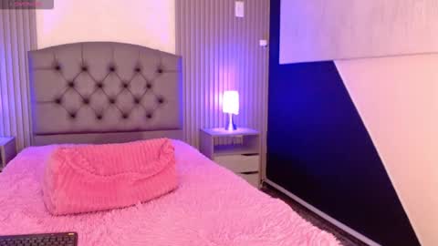 Cheryl online show from 10/15/25, 04:34