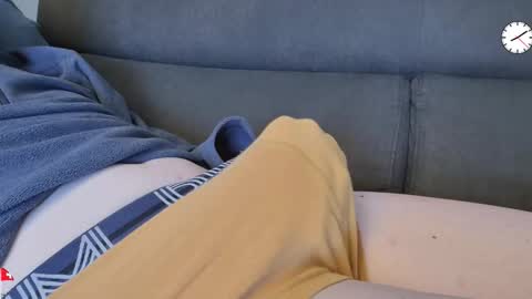 Snapshot of chezmonsieur_g chatting on 10/20/25, 06:08 Grey online show from 10/20/25, 06:08