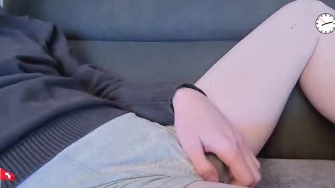 Snapshot of chezmonsieur_g chatting on 11/09/25, 07:12 Grey online show from 11/09/25, 07:12