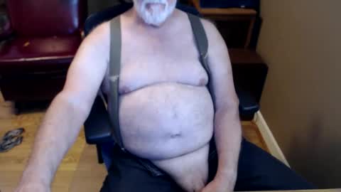 Snapshot of chgodad chatting on 11/06/25, 04:19 chgodad online show from 11/06/25, 04:19