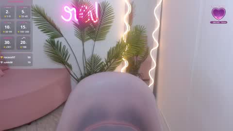 Snapshot of chiara_tay chatting on 12/24/24, 06:33 Chiara online show from 12/24/24, 06:33