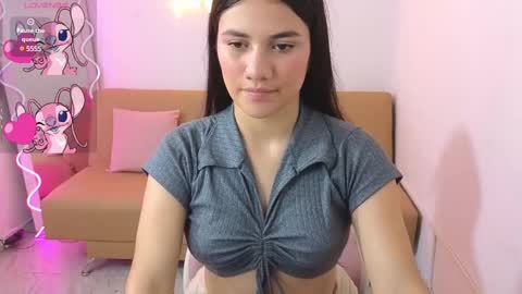 Snapshot of chiara_tay chatting on 03/07/25, 03:40 Chiara online show from 03/07/25, 03:40