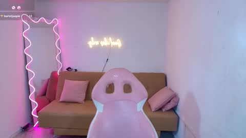 Snapshot of chiara_tay chatting on 03/07/25, 10:02 Chiara online show from 03/07/25, 10:02