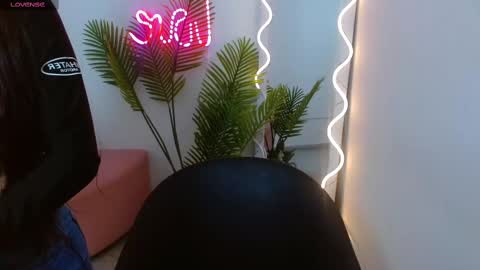 Snapshot of chiara_tay chatting on 03/08/25, 07:09 Chiara online show from 03/08/25, 07:09