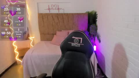 Snapshot of chiara_tay chatting on 09/26/25, 07:18 Chiara online show from 09/26/25, 07:18