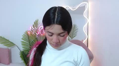 Snapshot of chiara_tay chatting on 09/27/25, 11:37 Chiara online show from 09/27/25, 11:37