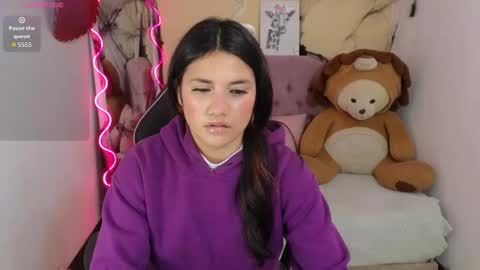 Snapshot of chiara_tay chatting on 10/26/25, 03:01 Chiara online show from 10/26/25, 03:01