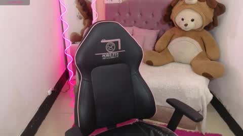 Snapshot of chiara_tay chatting on 11/07/25, 03:17 Chiara online show from 11/07/25, 03:17