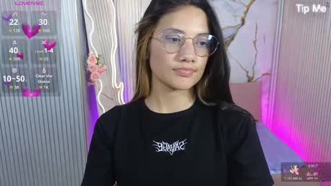 Snapshot of chiara_tay chatting on 03/28/26, 08:08 Chiara online show from 03/28/26, 08:08