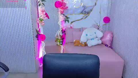 Snapshot of chiara_tay chatting on 07/10/26, 06:43 Chiara online show from 07/10/26, 06:43
