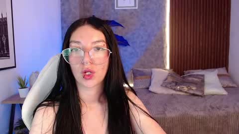 Snapshot of chiaraa_fiore chatting on 03/11/25, 01:05 Chiara online show from 03/11/25, 01:05