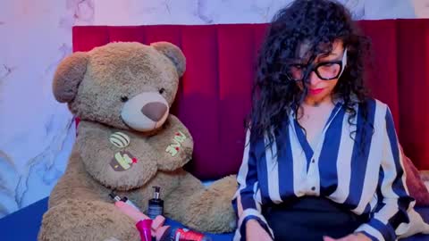 Snapshot of chiarajjones chatting on 07/15/26, 12:43 CHIARA online show from 07/15/26, 12:43