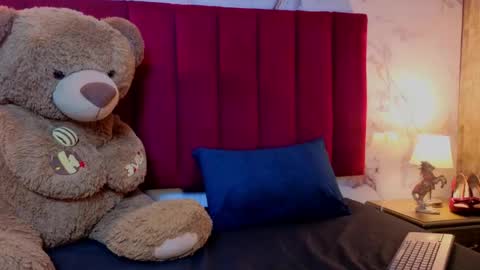 Snapshot of chiarajjones chatting on 07/18/26, 01:04 CHIARA online show from 07/18/26, 01:04