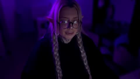 Chi online show from 04/27/26, 06:50