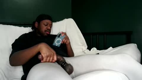 Snapshot of chicagothirdleg chatting on 02/06/26, 05:45 Que online show from 02/06/26, 05:45