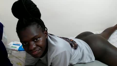 chichie_ online show from 05/31/26, 06:20