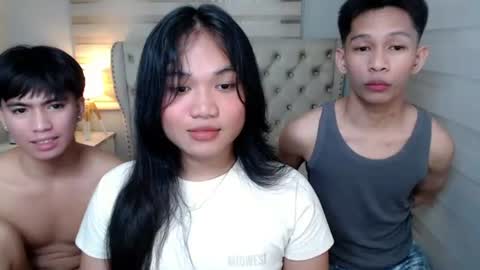 Snapshot of chick_renz chatting on 06/27/26, 05:45 chick_renz online show from 06/27/26, 05:45