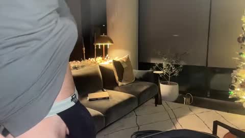 Snapshot of chiguy841 chatting on 01/02/25, 02:33 ChiGuy841 online show from 01/02/25, 02:33